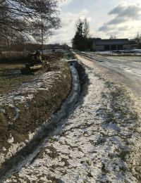 Zmodernizowany rów wzdłuż drogi gminnej przez Ignaców